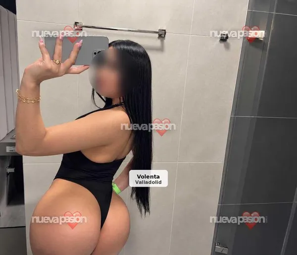 Valentina, latina joven y muy ardiente