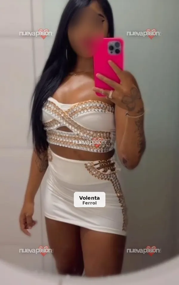 Jessica, fiestera, atrevida y muy juguetona