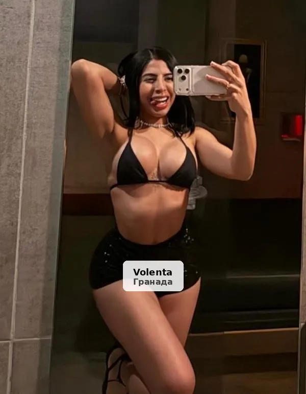 Sabrina, viciosa y fiestera, experta en griego