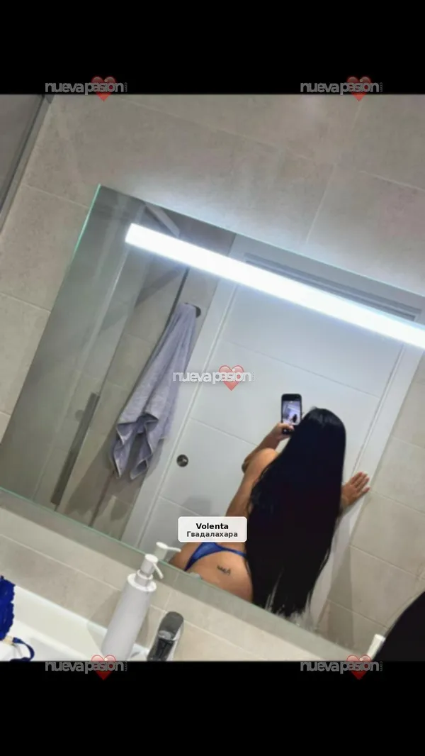 Linda latina recién llegada a Guadalajara