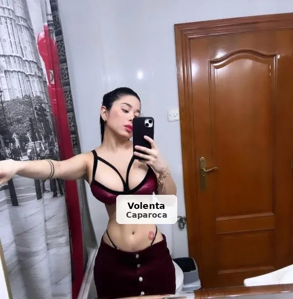 Noia colombiana encantadora a Las Fuentes