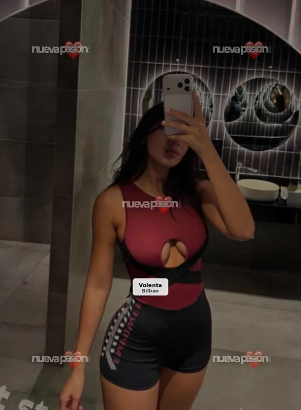 Esmeralda, Latina sexi y muy juguetona