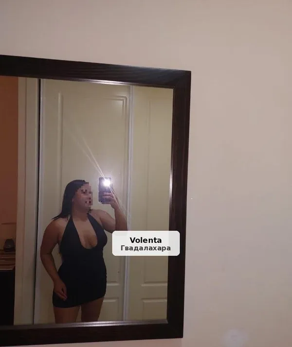 Mia, cachonda y muy fiestera