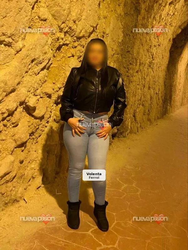 Kamila, explosiva de 30 anys acabada d'arribar