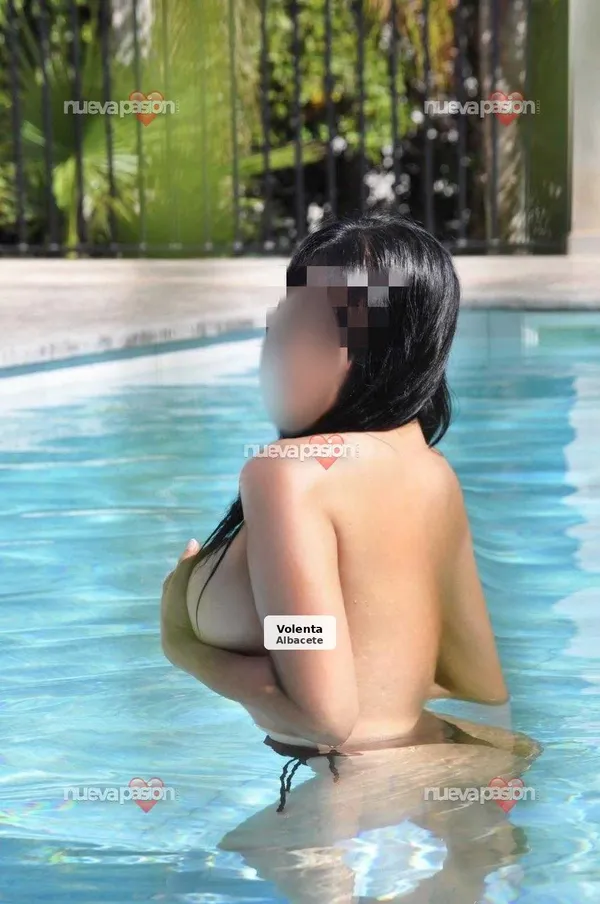 Valentina, belleza y trato de novios, 25 años