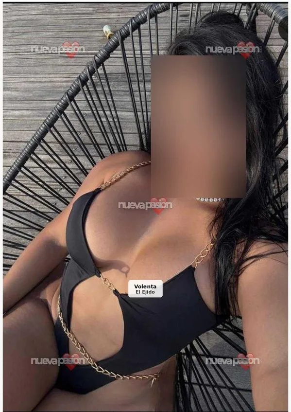 Latina dulce, cariñosa y muy divertida