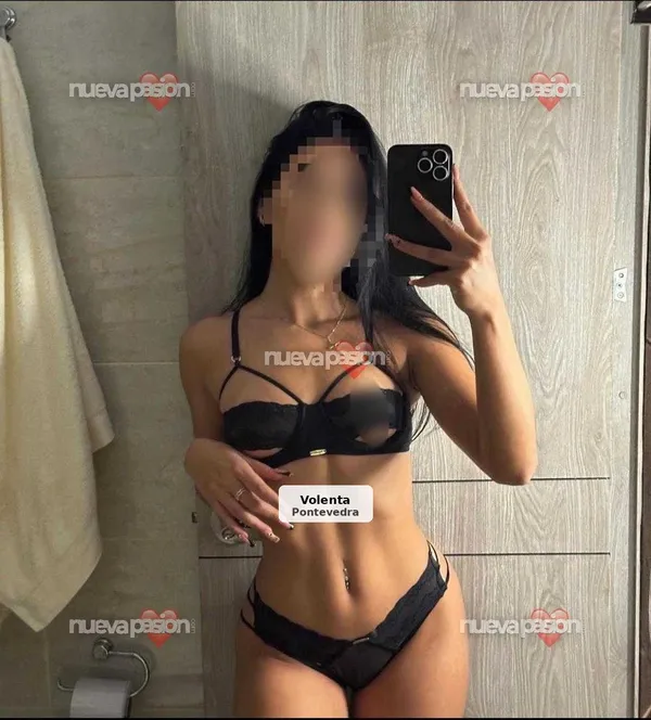 Daniela acabada d'arribar, esperant-te