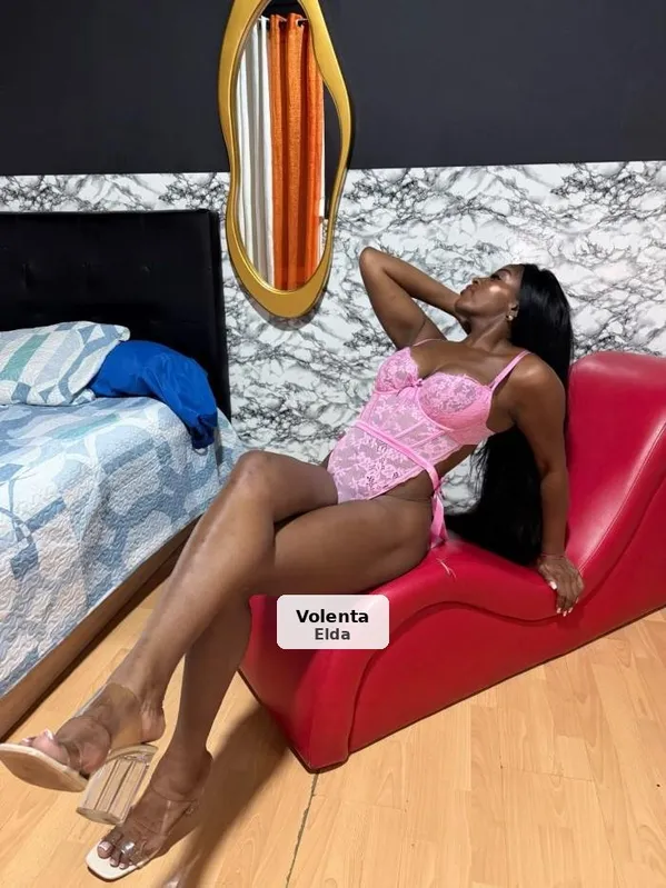 Bella morena, muy ardiente y sensual