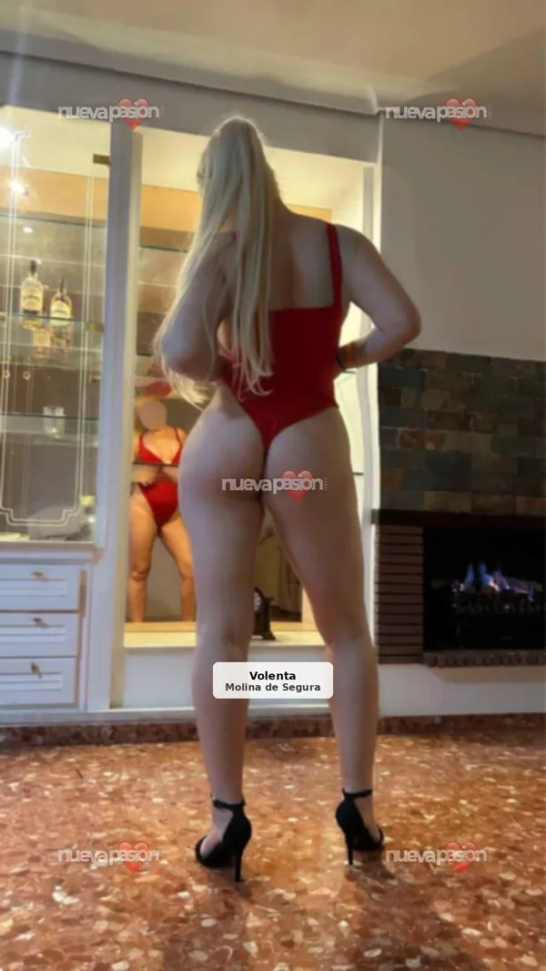 Brenda, rubia brasileña llena de cariño
