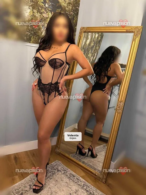 Mariana atractiva y fiestera, cuerpo de gym
