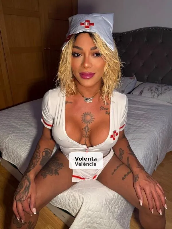 Donatela, femenina y espectacular