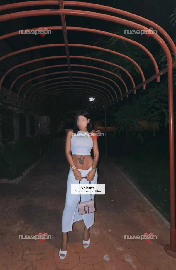 Cyntia, sexy, perversa y muy fiestera