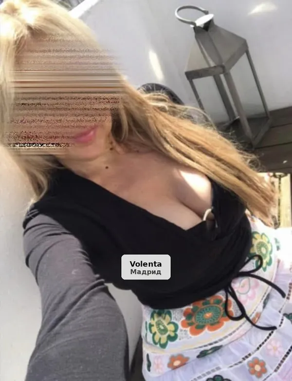 Espanyola atractiva, tracte dolç i exclusiu