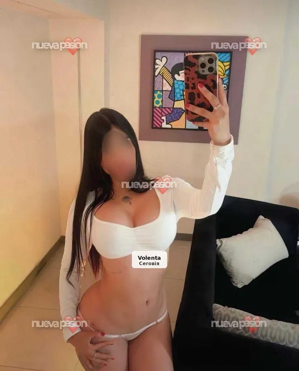 Nicole: sexy, dulce y muy atrevida