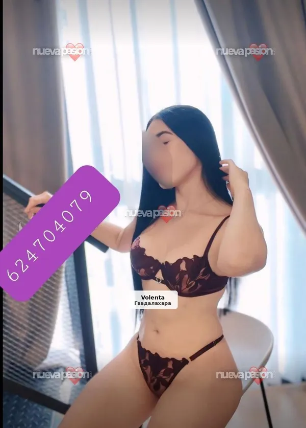Nena dolça i molt calenta