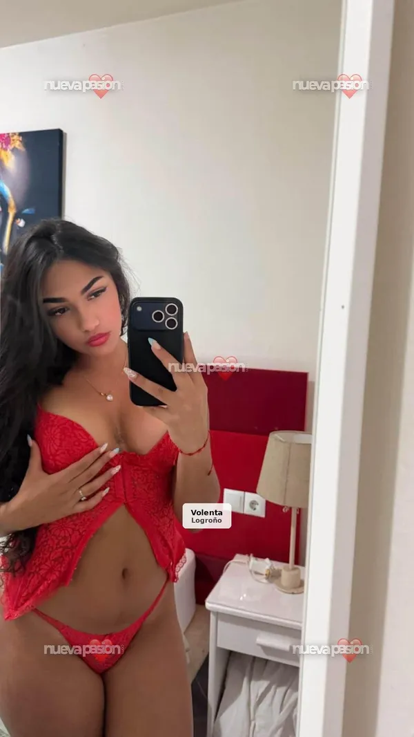Marilyn, young 19-year-old Latina