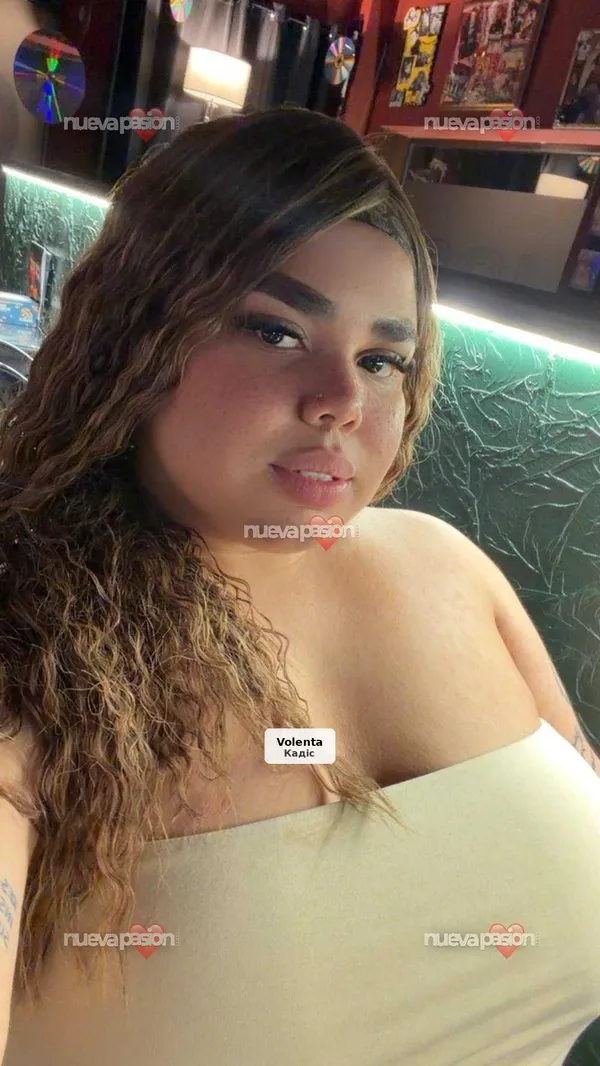 Hermosa jovencita muy traviesa y complaciente
