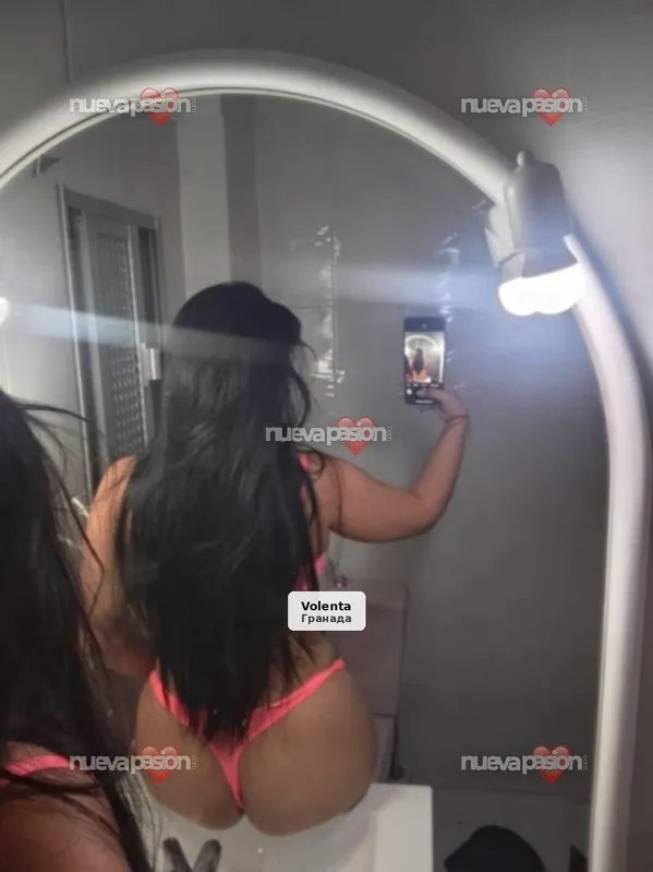 Valeria, ardiente y fiestera en Zaidín