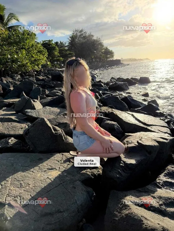 Jovencita colombiana sin límites, adicta al sexo, nueva en CR