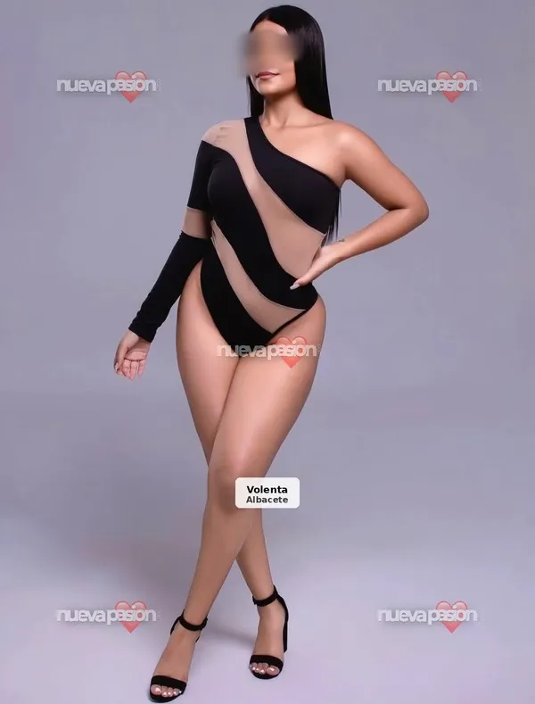 Laura, Spanish goddess, exclusive and perverse