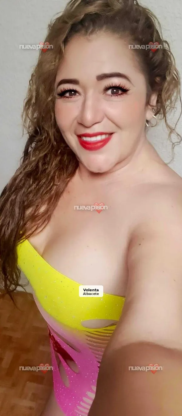 Sol, luxurious and very festive mature Colombian woman