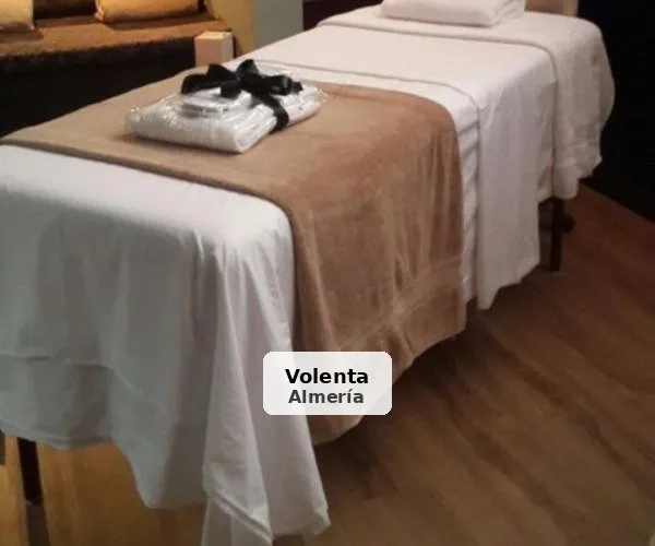 Lorena, masaje relajante en camilla