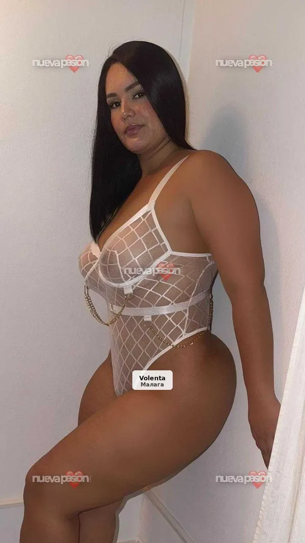 Brenda, llatina irresistible i festiva 24 h