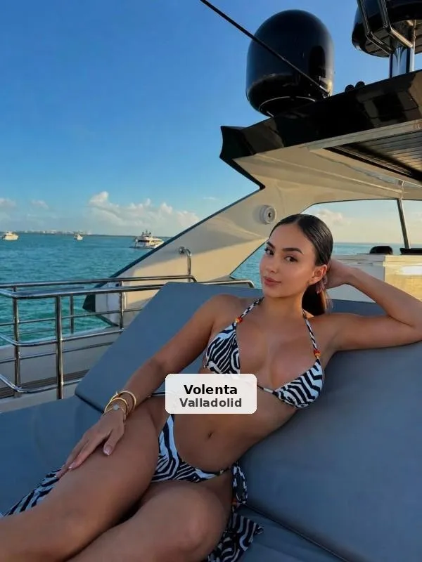 Valentina, young Colombian woman, 22 years old