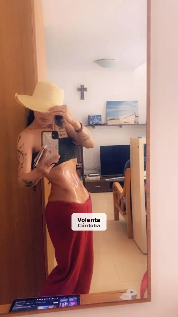 Alejandra, espectacular trans joven y fiestera