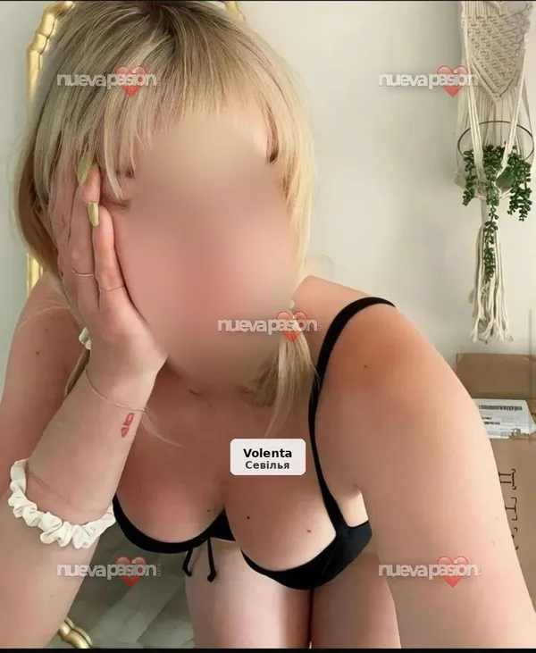 Latina cariñosa, independiente y morbosa