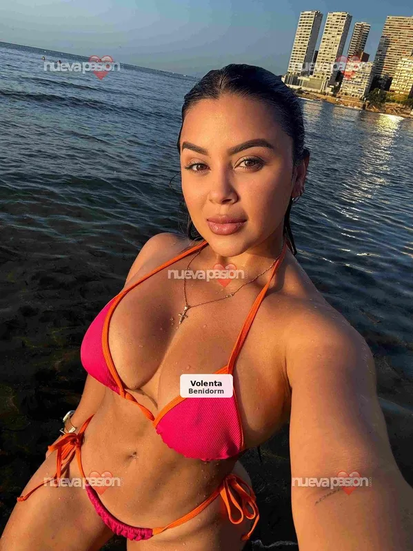 Camila, latina sensual, dulce y cariñosa