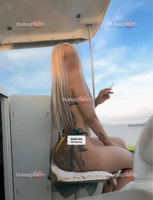 Chica rubia muy linda y complaciente