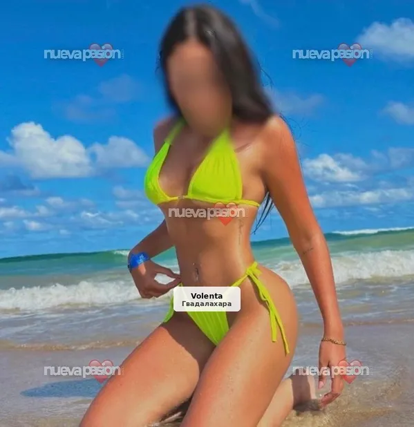 Yazmin, cachonda, entregada y sin límites