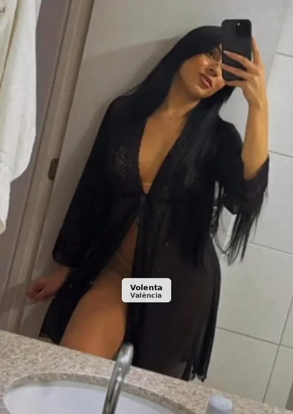 Alexia, trans dotada y muy cachonda