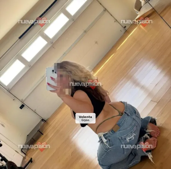 Rubia curvis, preciosa y muy morbosa