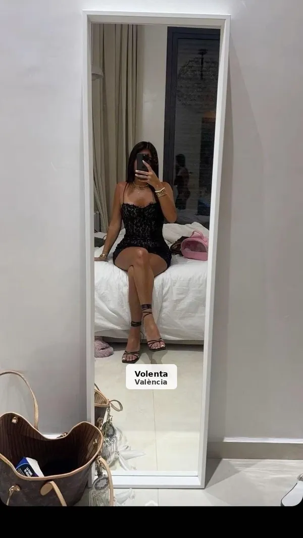 Paula, jovencita de lujo en Valencia