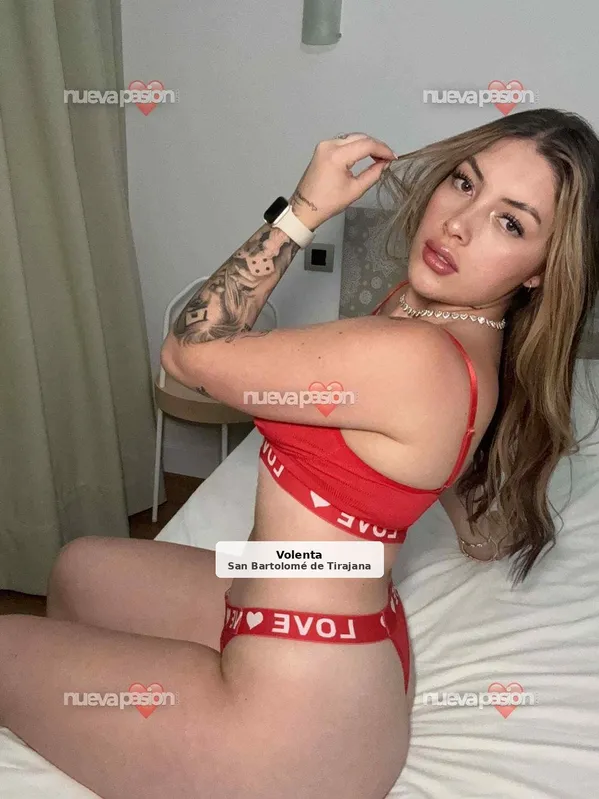 Colombiana seductora acabada d'arribar, tracte de nuvis