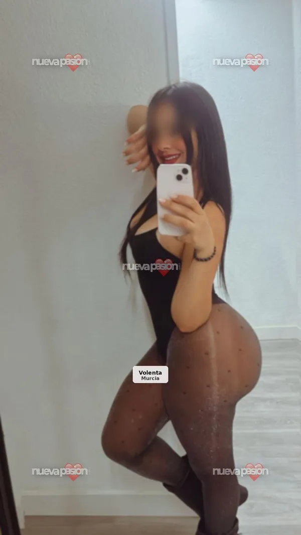 Sara, escort afectuosa i implicada