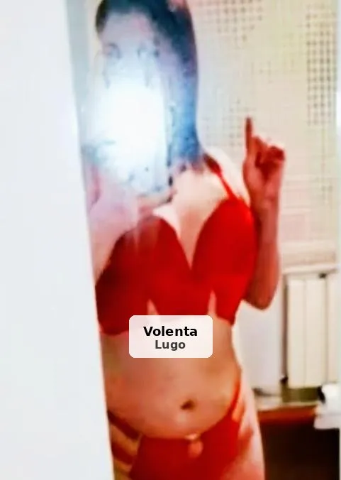 Bruna, encantadora fiestera en Burela