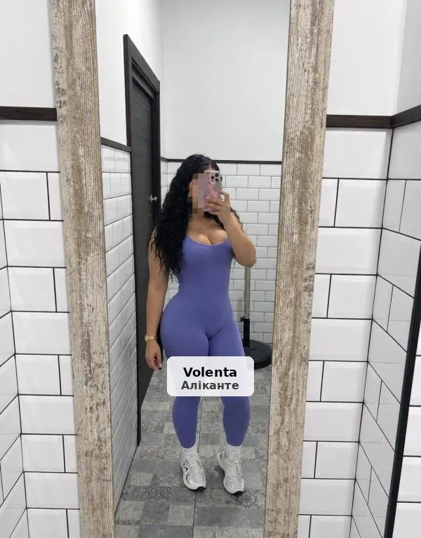 Jloe, very hot Latina in Alicante