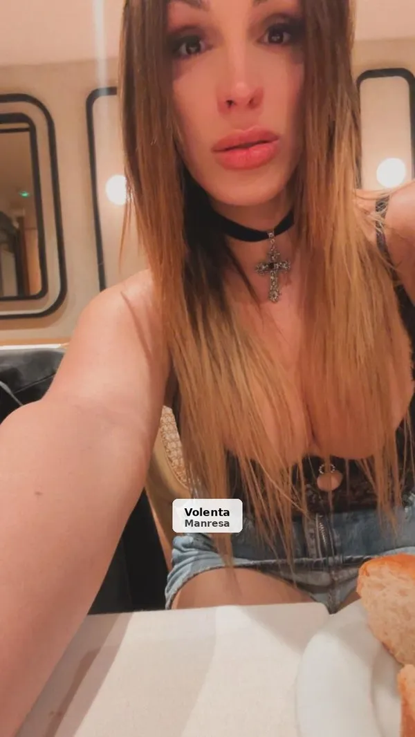 Beth, trans catalana molt femenina i maca