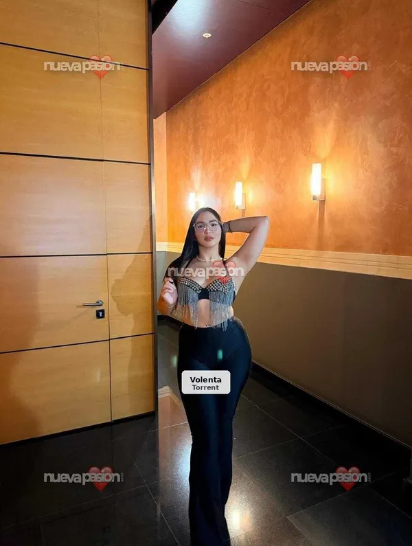 Génesis: Affectionate, sensual and perverted Latina