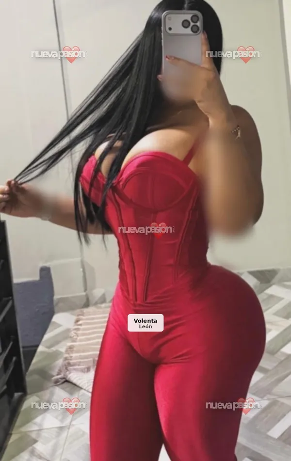 Gaby, exuberant, sexy and very affectionate