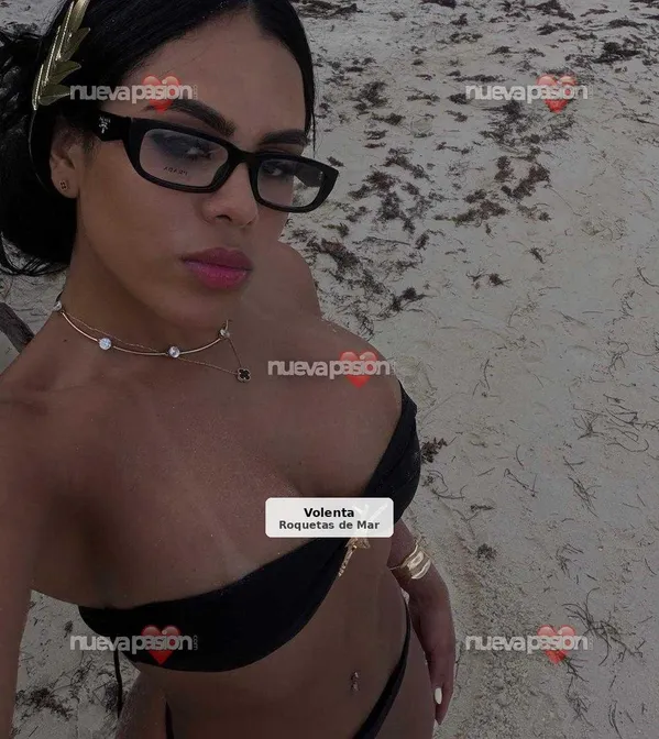 Modelo joven, delgada y disponible 24 h