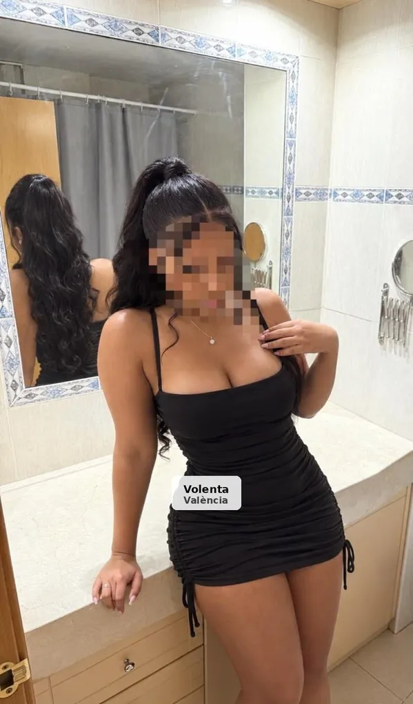 Sara, a very hot and daring Latina