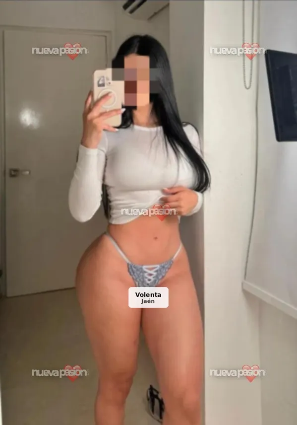 Charming 23-year-old Latina available 24h