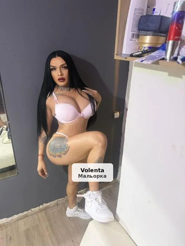 Cristal, trans fiestera en Mallorca