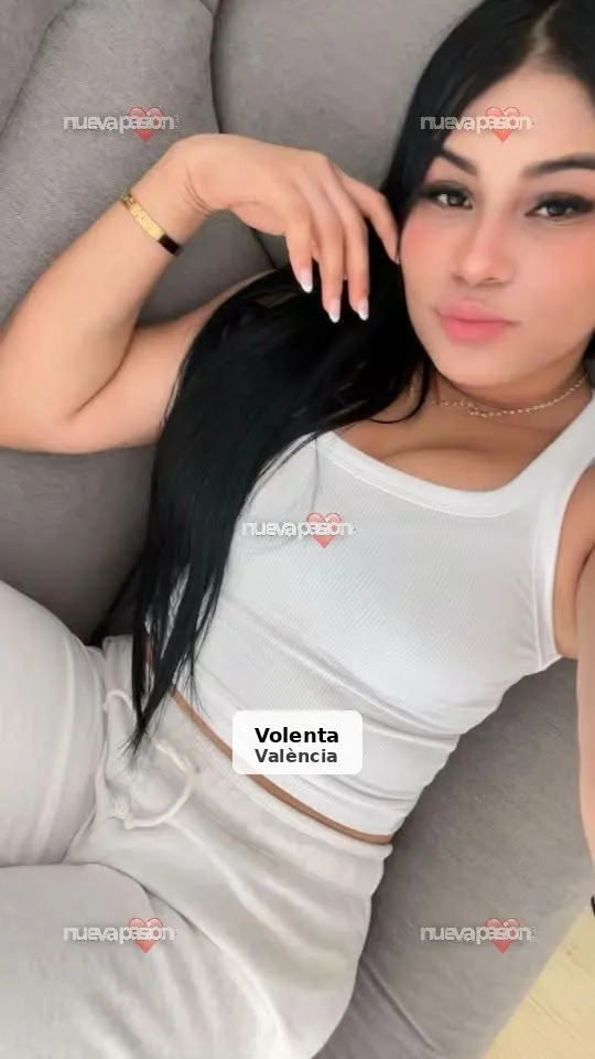 Yulieth: Latina ardiente y muy juguetona