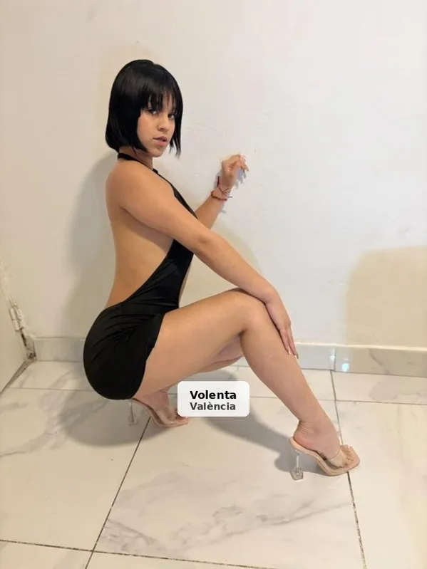 Adriana, una llatina molt calenta i fogosa