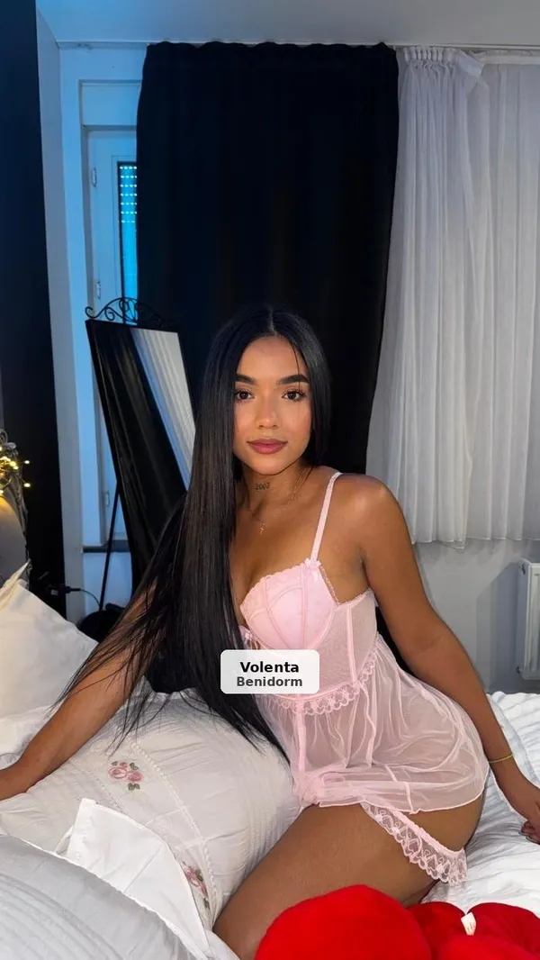 Cloe, encantadora latina VIP en Benidorm 💕